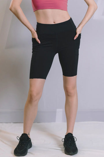 Tess 7" Pocket Shorts Black